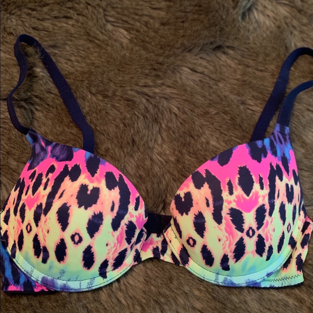 Victoria Secret Pink Wear Everywhere Push Up Bra